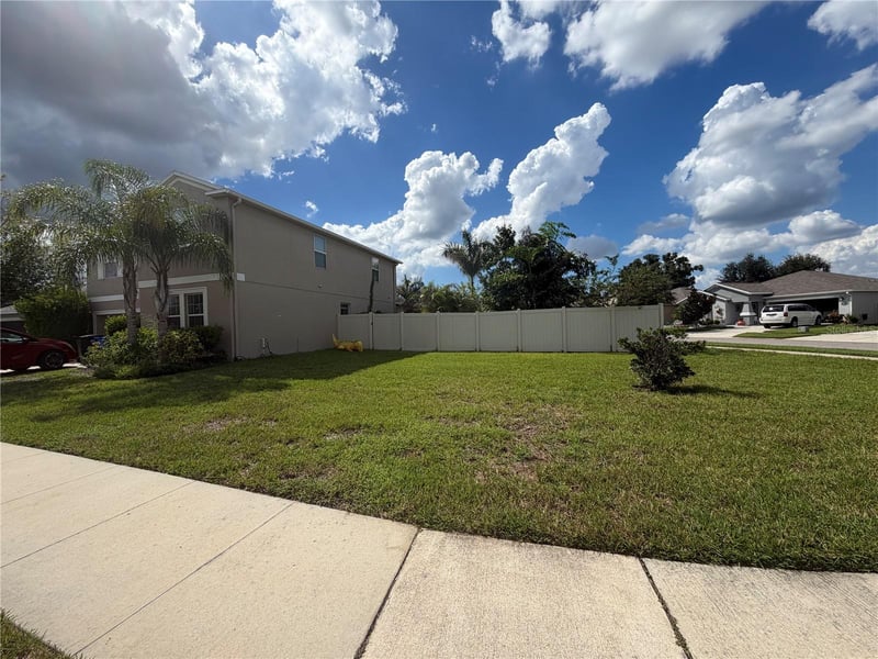 17103 White Mangrove Dr, Wimauma, FL 33598