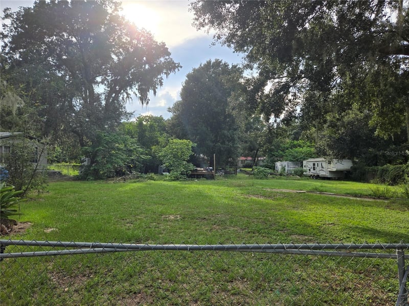 10612 Skewlee Gardens Dr, Thonotosassa, FL 33592