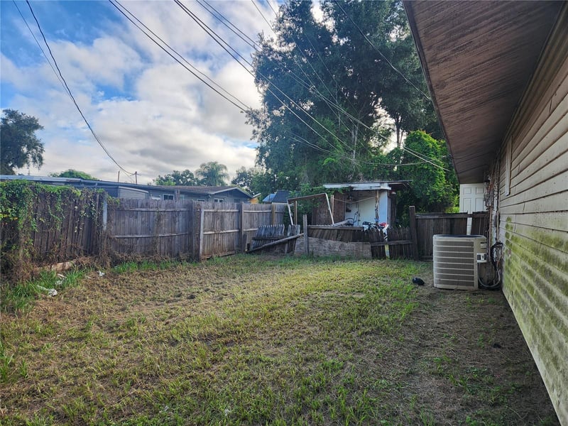 913 915 32nd Ave E, Bradenton, FL 34208
