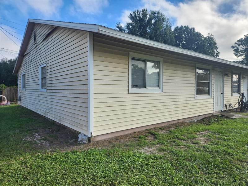 913 915 32nd Ave E, Bradenton, FL 34208