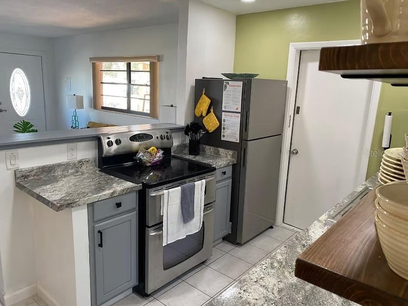 4828 El Capistrano Dr, Tampa, FL 33634