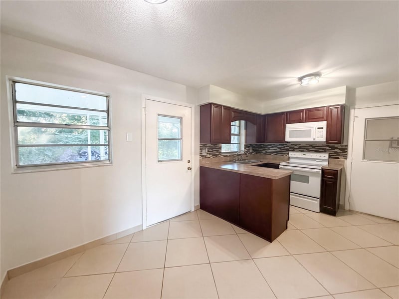 13732 21st St, Dade City, FL 33525