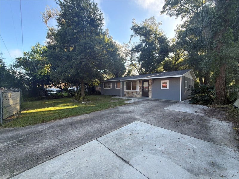13732 21st St, Dade City, FL 33525