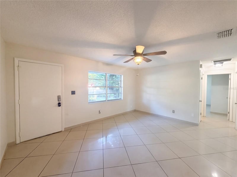 13732 21st St, Dade City, FL 33525