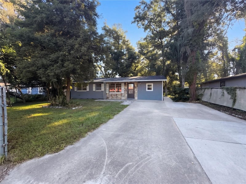 13732 21st St, Dade City, FL 33525