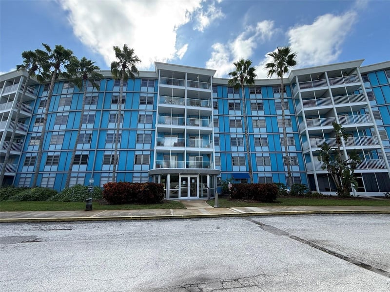 3315 58th Ave S #114, St Petersburg, FL 33712