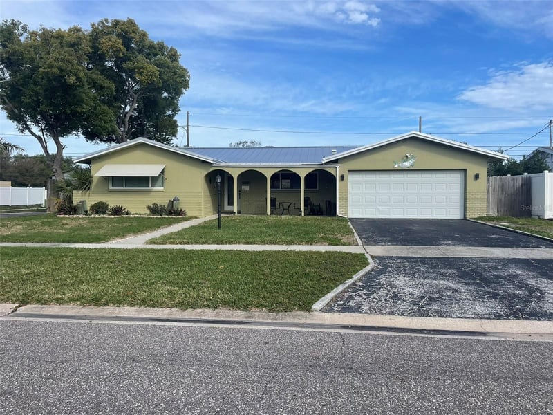5893 34th Ave N, St Petersburg, FL 33710