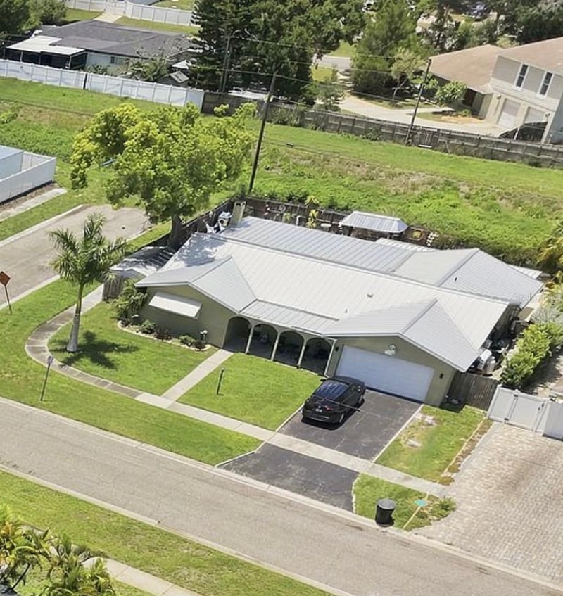 5893 34th Ave N, St Petersburg, FL 33710