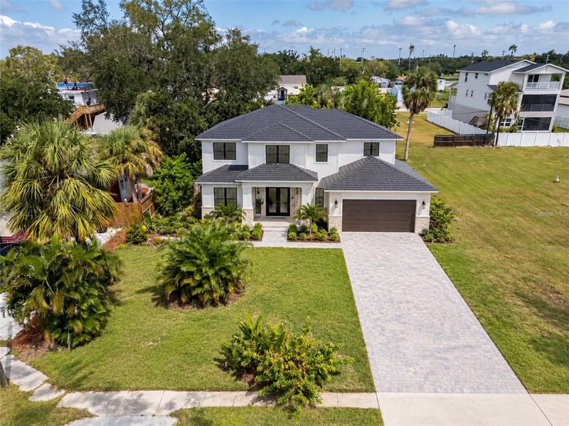 825 60th Ave NE, St Petersburg, FL 33703