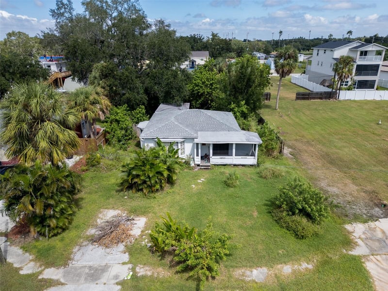 825 60th Ave NE, St Petersburg, FL 33703