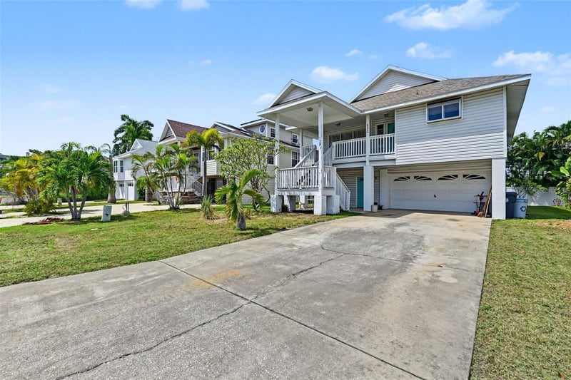 230 125th Ave, Treasure Island, FL 33706