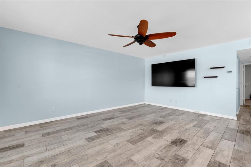 8039 Garden Dr #209, Seminole, FL 33772