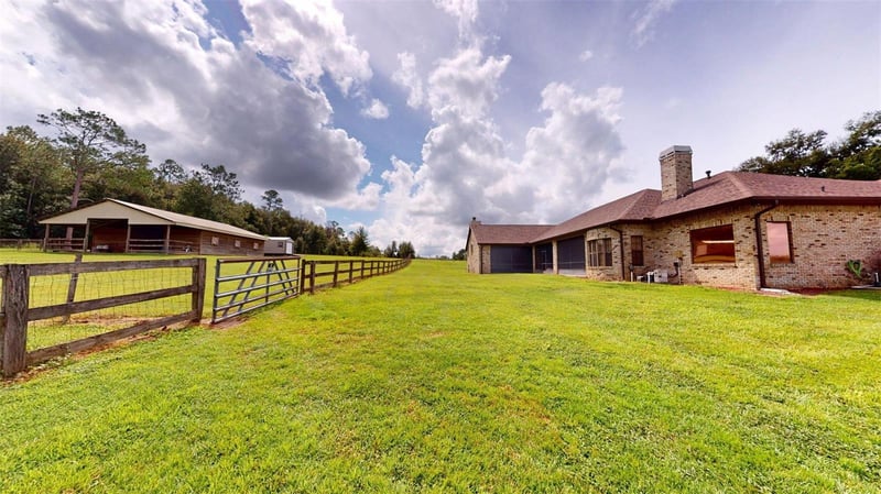 17210 Parrish Grove Rd, Dade City, FL 33523