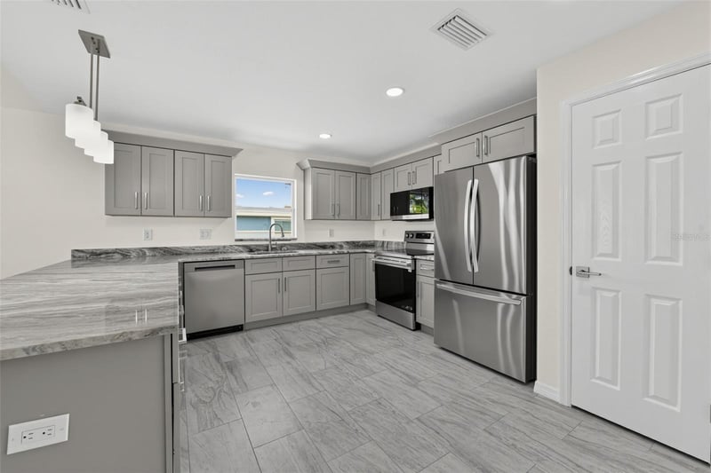 2210 1st Ave E, Palmetto, FL 34221
