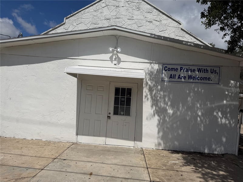 1608 Egenesee St, Tampa, FL 33610