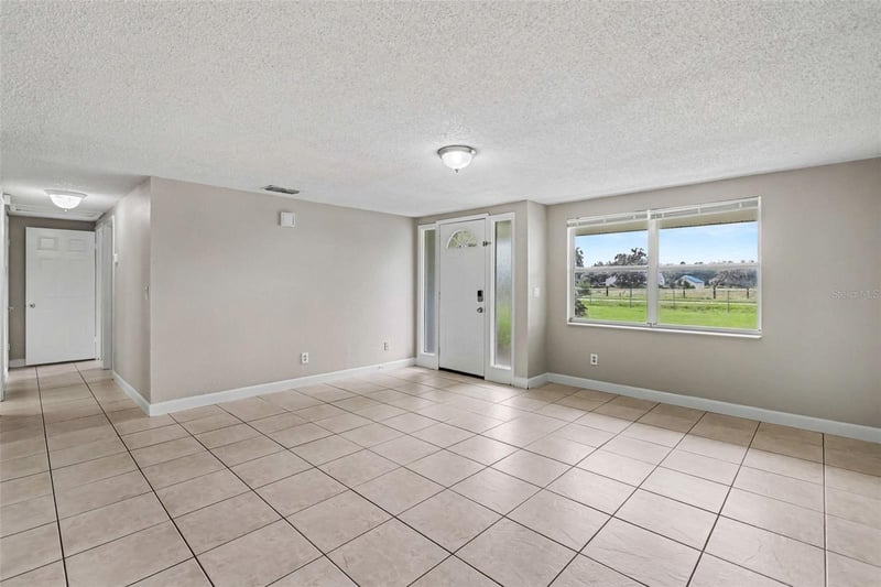 3805 Mcintosh Rd, Dover, FL 33527