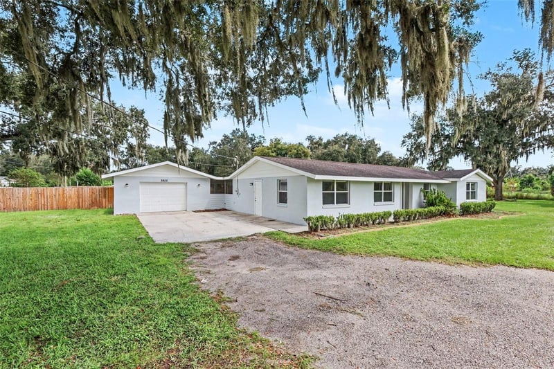 3805 Mcintosh Rd, Dover, FL 33527