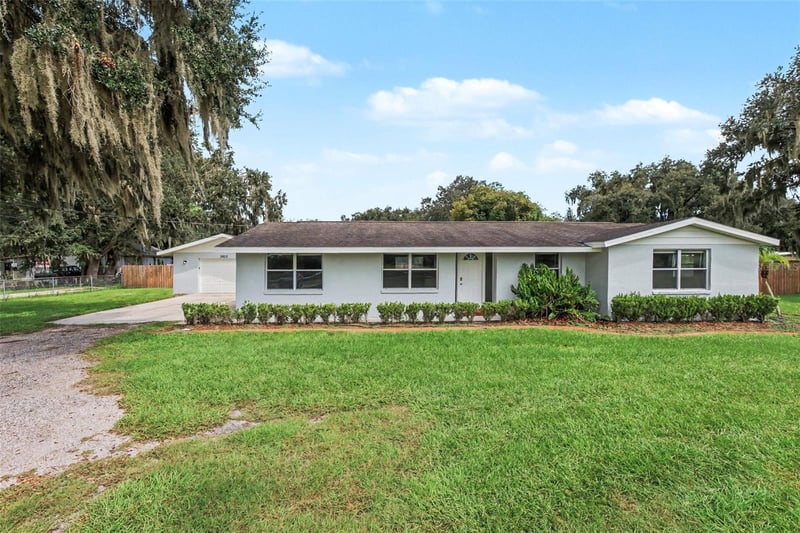 3805 Mcintosh Rd, Dover, FL 33527