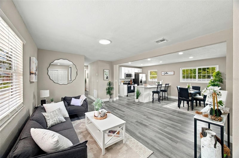 11985 Murray Ave, Seminole, FL 33778