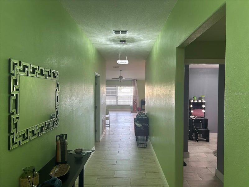 106 Cascade Bend Dr, Ruskin, FL 33570