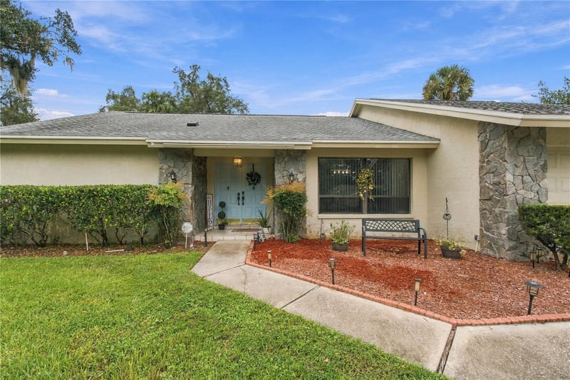 2621 Bridle Dr, Plant City, FL 33566