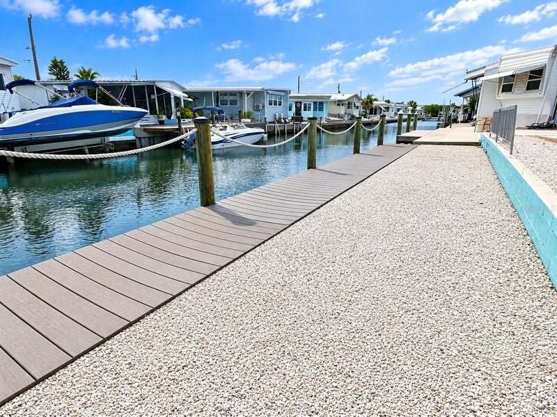 6905 W Bayou Ln, Bradenton, FL 34207