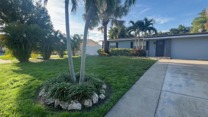 3176 Stratford Dr, Largo, FL 33771