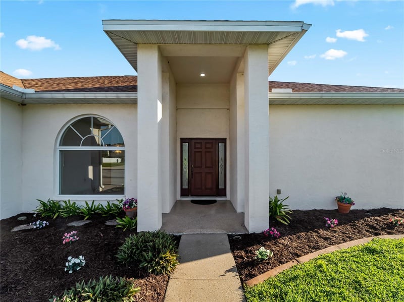 5121 Palm Aire Dr, Sarasota, FL 34243