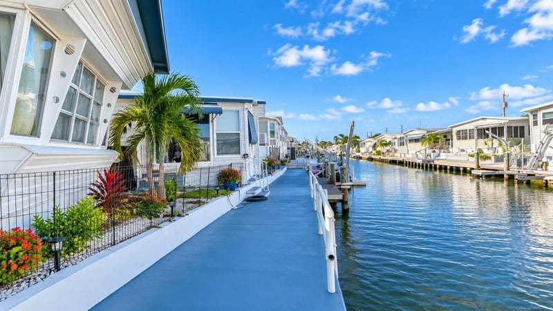 6925 W Bayou Ln, Bradenton, FL 34207