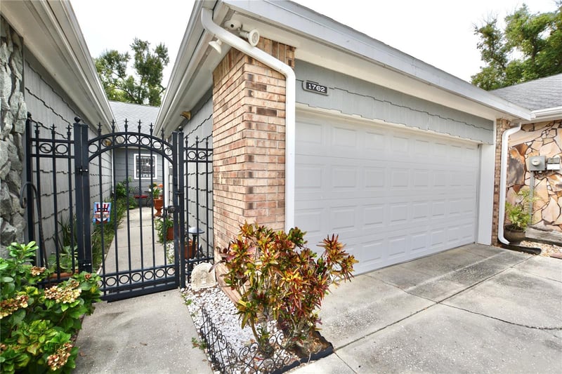 1762 Castle Rock Rd, Tampa, FL 33612