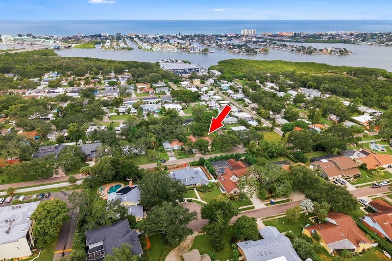 12382 143rd St, Largo, FL 33774