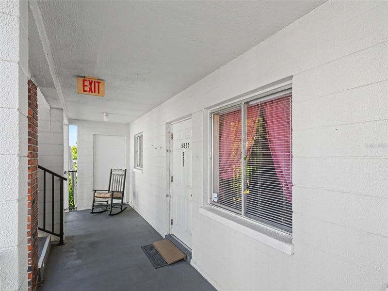 5855 Palm Ln #B21, Bradenton, FL 34207