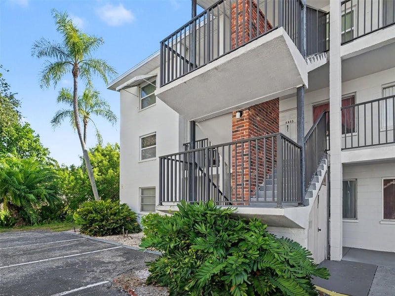 5855 Palm Ln #B21, Bradenton, FL 34207