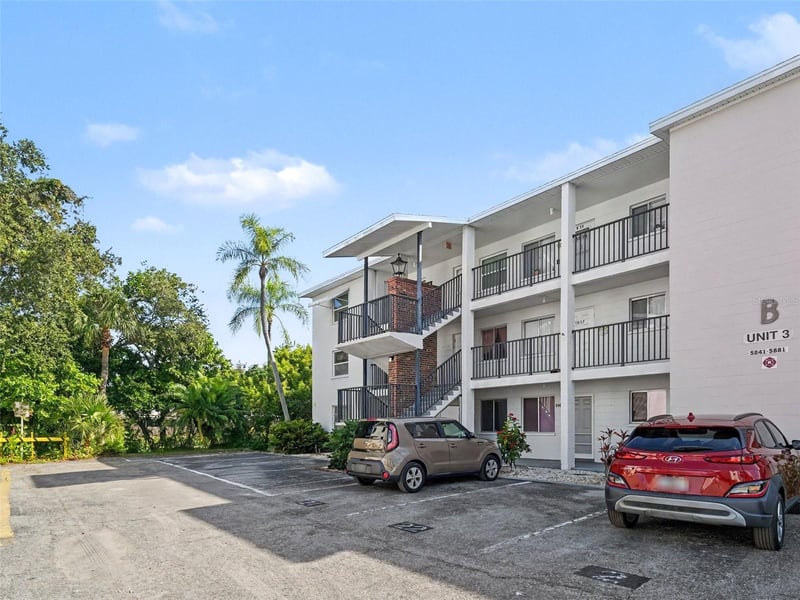 5855 Palm Ln #B21, Bradenton, FL 34207