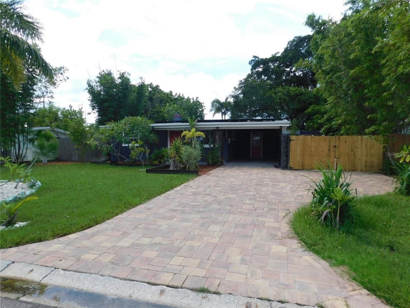 5622 Hobson St NE, St Petersburg, FL 33703