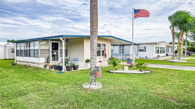 5402 Mohawk St, Zephyrhills, FL 33542
