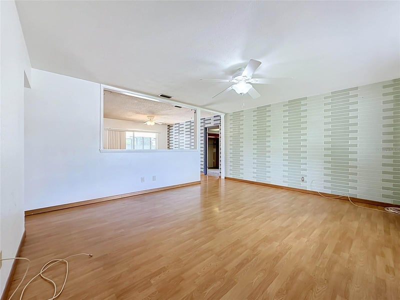 8496 76th Ave, Seminole, FL 33777