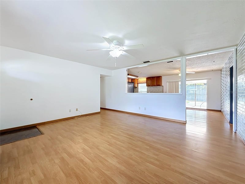 8496 76th Ave, Seminole, FL 33777