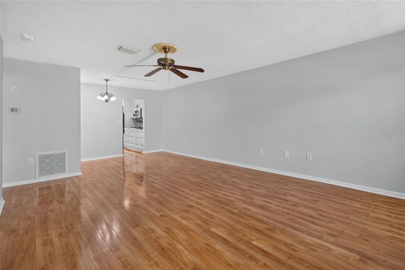 3114 59th St S #208, Gulfport, FL 33707