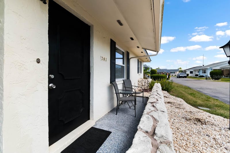 701 W Brockton Pl, Sun City Center, FL 33573