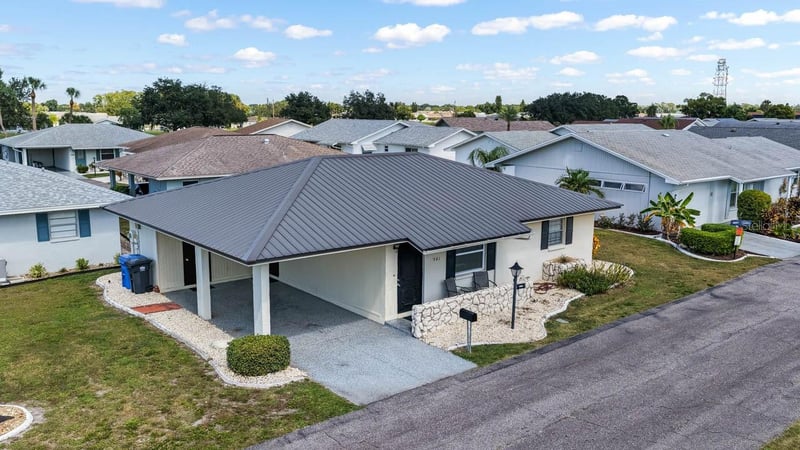 701 W Brockton Pl, Sun City Center, FL 33573