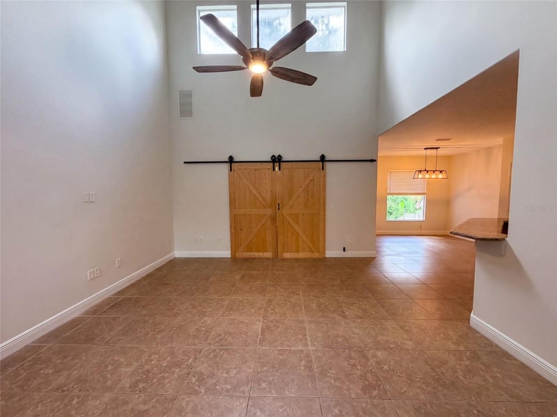 2015 River Crossing Dr, Valrico, FL 33596