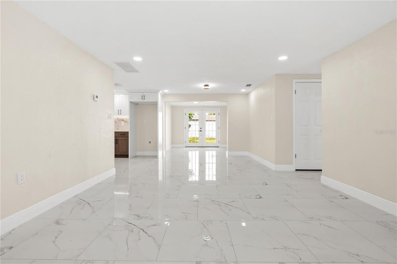 3041 Holiday Lake Dr, Holiday, FL 34691