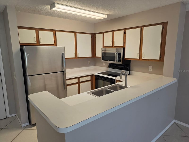 2400 Feather Sound Dr #226, Clearwater, FL 33762