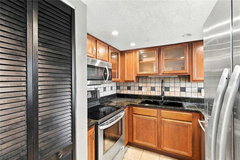 738 Haven Pl, Tarpon Springs, FL 34689