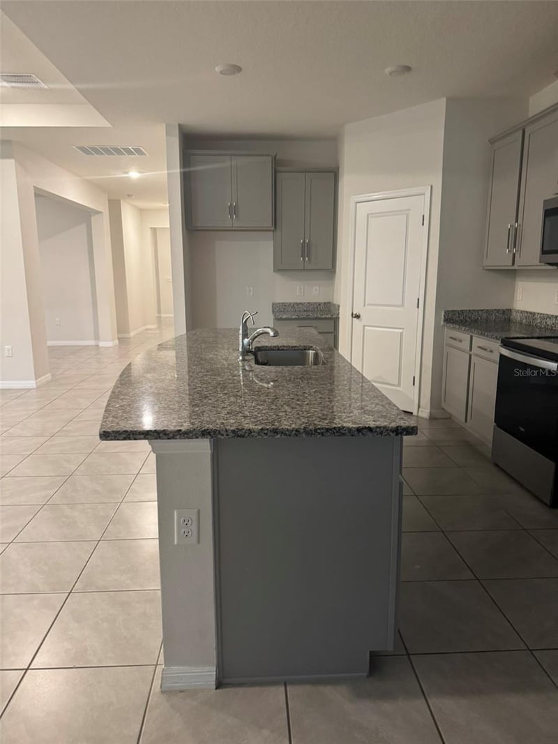 12463 Shining Willow St, Riverview, FL 33579