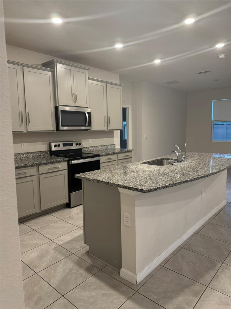 12463 Shining Willow St, Riverview, FL 33579