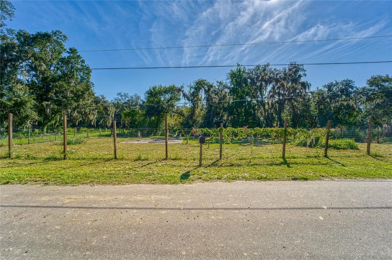 3533 Jordan Rd, Dover, FL 33527