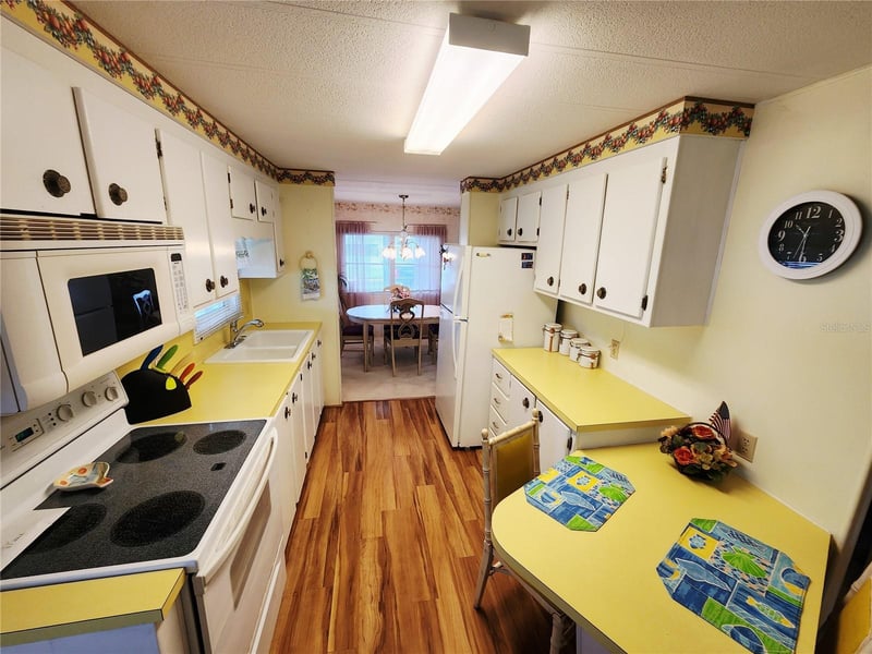 5408 Chateau Ln, Bradenton, FL 34207