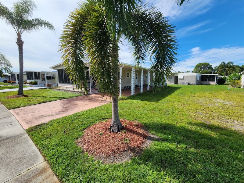 5408 Chateau Ln, Bradenton, FL 34207